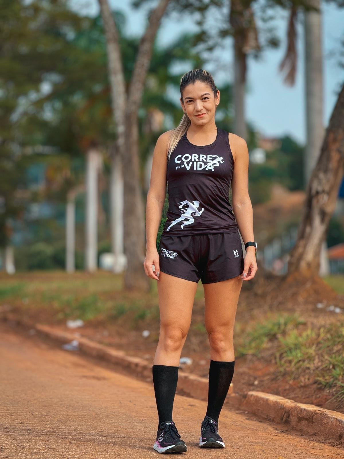 REGATA CORRE BLACK FEMININO